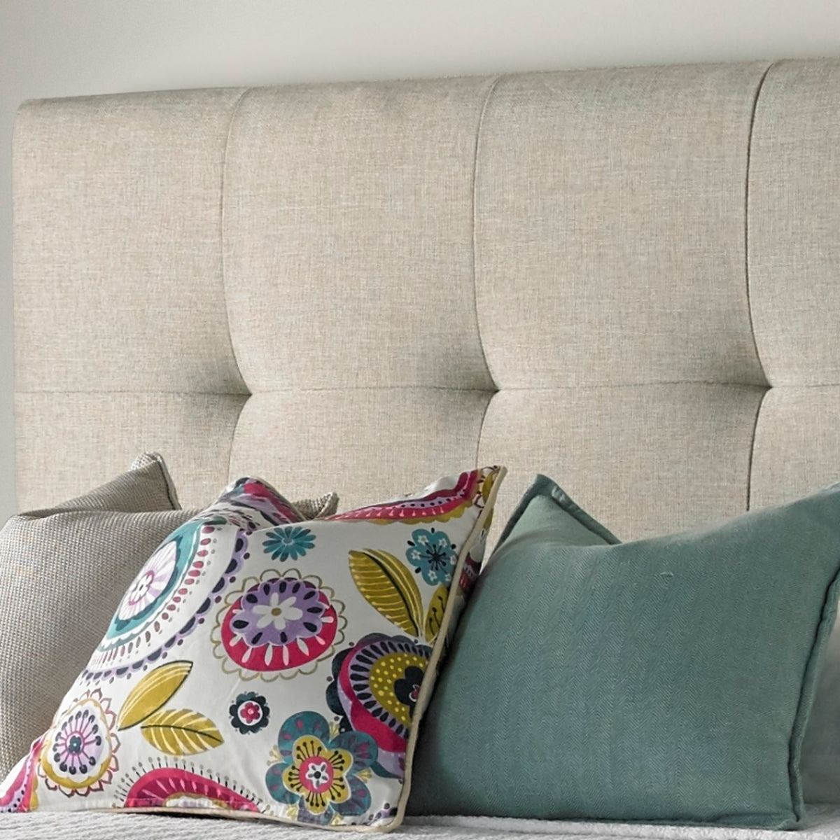 2026 Wallace Ottoman Storage Bed in Oatmeal